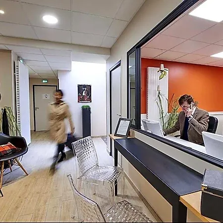 L'aparthotel Lhl 아파트호텔